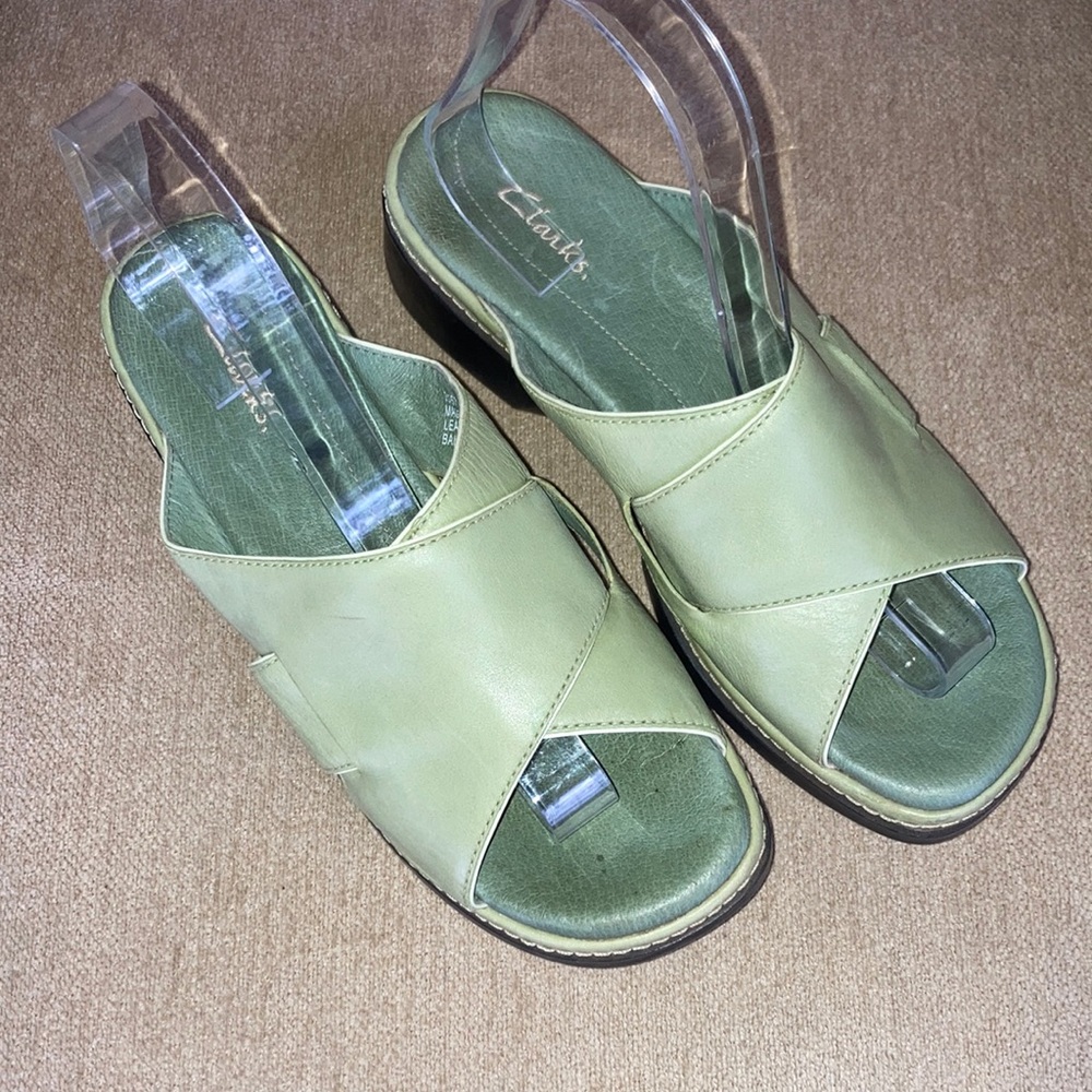CLARKS Light Green Leather Open Toe Slip On 70567 Sandals
